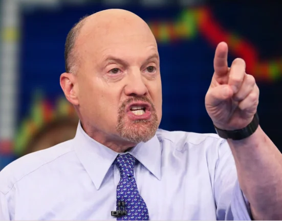 Jim Cramer urges investors to stay in the market despite sell-off, citing the ‘Haines Bottom’