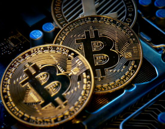 Bitcoin Caught In Bearish Drift As It Slips Below Key Support Averages, Bears Taking Over?