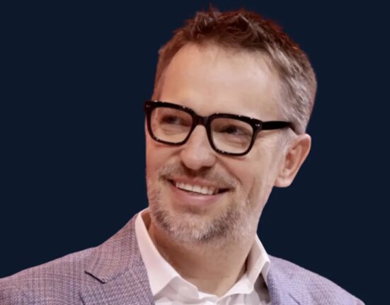 LinkedIn CEO takes a second role under a new Microsoft organizational structure